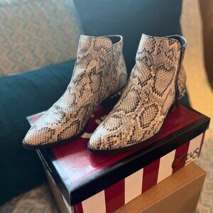 Sam Edelman Snake Skin Boot Studded 2" Heel size 8
